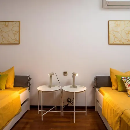 Elegant Spacious Apartment In Rhodes With Balcony דירה