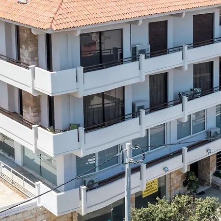 דירה Elegant Spacious Apartment In Rhodes With Balcony *