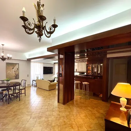Elegant Spacious Apartment In Rhodes With Balcony דירה