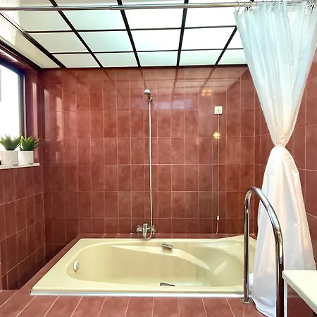 דירה Elegant Spacious Apartment In Rhodes With Balcony עיר רודוס