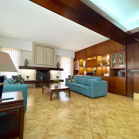 דירה Elegant Spacious Apartment In Rhodes With Balcony עיר רודוס