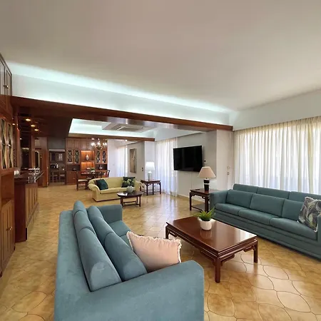 Elegant Spacious Apartment In Rhodes With Balcony דירה